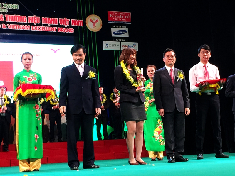 HR2B wins Golden Dragon Award 2013 - 2014