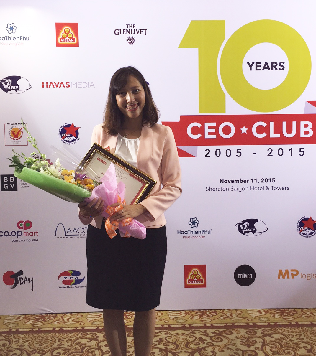 HR2B Celebrates With CEO Club 10 Years