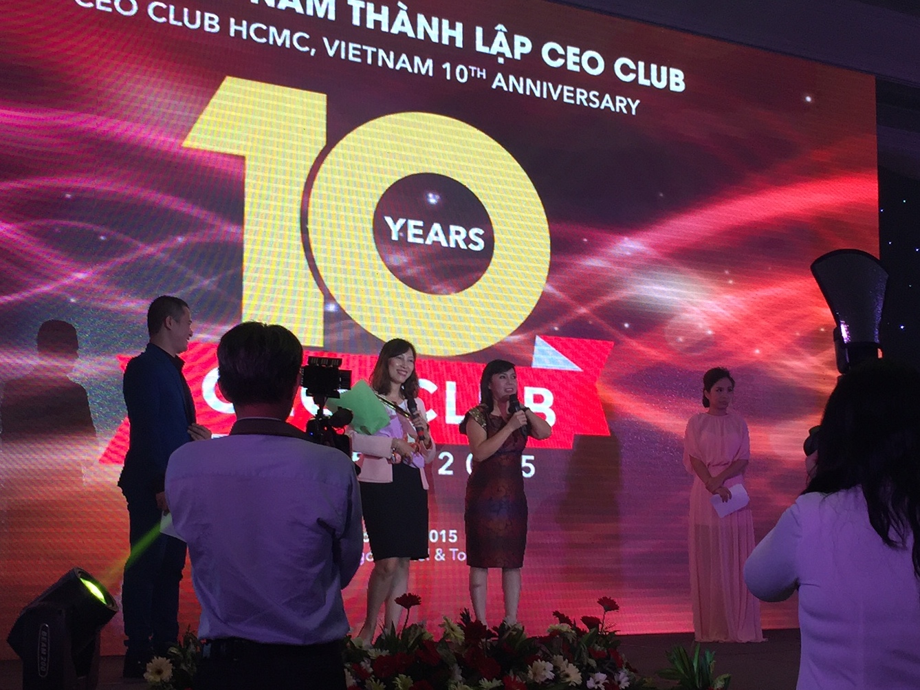 HR2B Celebrates With CEO Club 10 Years