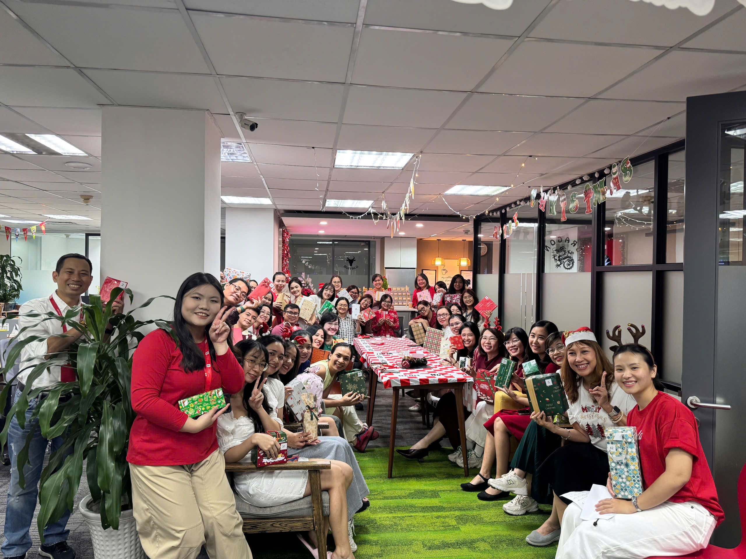 [HR2B Event]-Warm and Engaging Christmas Party 2025 for All Employees