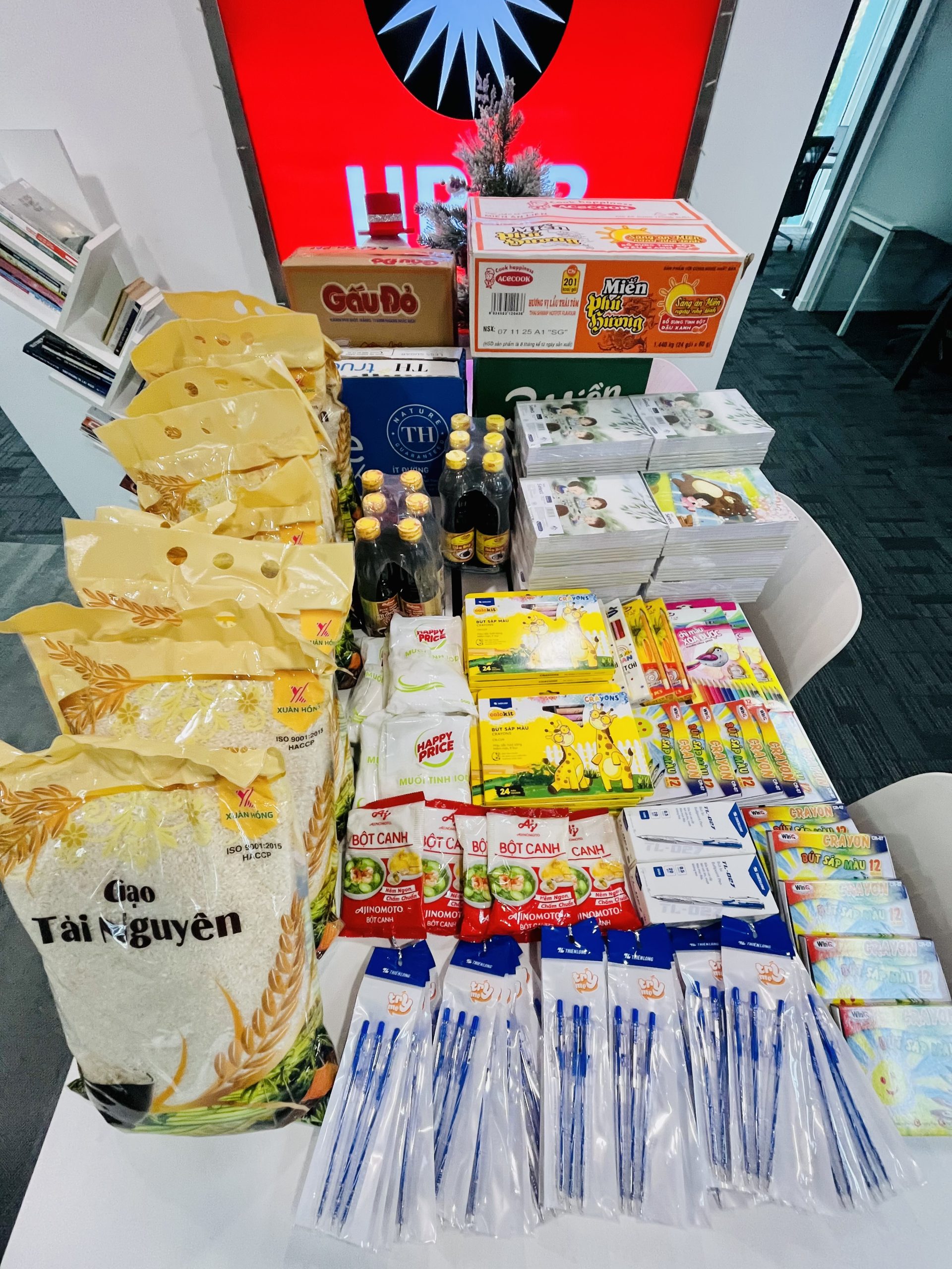 HR2B Sharing and Spreading Love: Launching the Program “Bringing Tết Closer – Sending Love Far Away