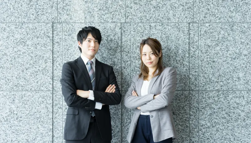 To evaluate a headhunting firm's expertise, managers should prioritize agencies with 10–20 years of experience and a proven track record of serving multinational corporations