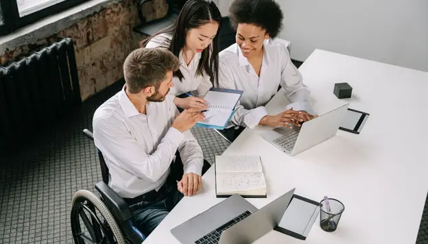 Dịch vụ xây dựng nhân viên hỗ trợ xây dựng hệ thống định nghĩa nội bộ doanh nghiệp hóa và cập nhật chính sách nhân sự theo quy định hiện hành