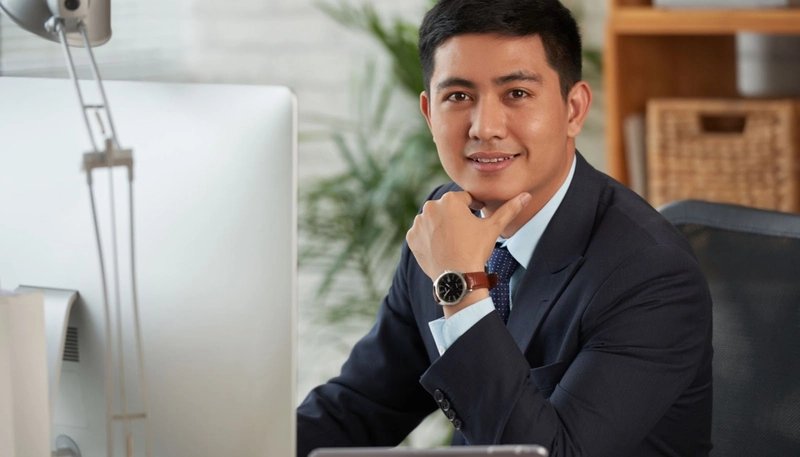 Senior personnel need to meet the requirements of experience, expertise, and soft skills. 