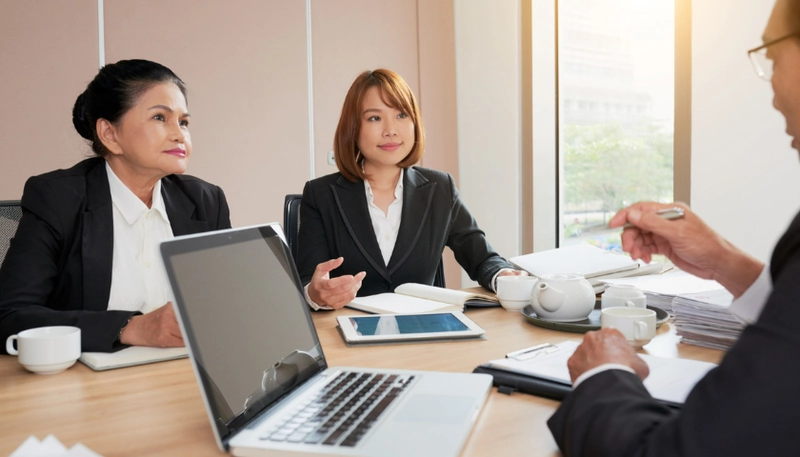 Thuê ngoài nhân sự là gì: doanh nghiệp giao chức năng nhân sự cho nhà cung cấp bên ngoài quản lý