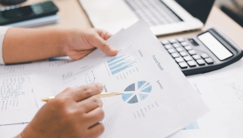 The payroll process is built in 7 steps.