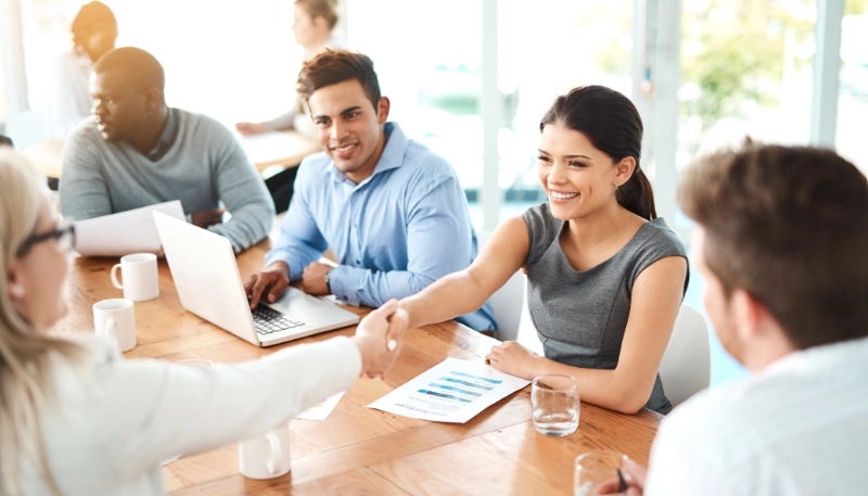 Tùy theo nhu cầu của doanh nghiệp, nhà quản trị cần lựa chọn loại hình dịch vụ phù hợp